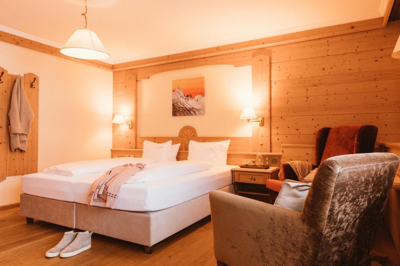 Gartenhotel Linde 4 Sterne Superior Ried im Oberinntal Bagian luar foto