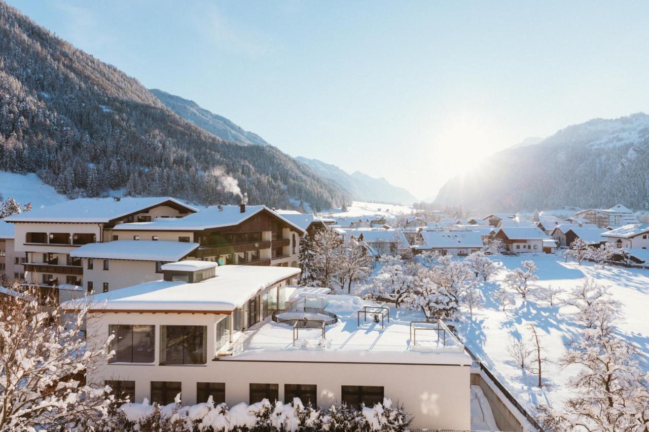 Gartenhotel Linde 4 Sterne Superior Ried im Oberinntal Bagian luar foto