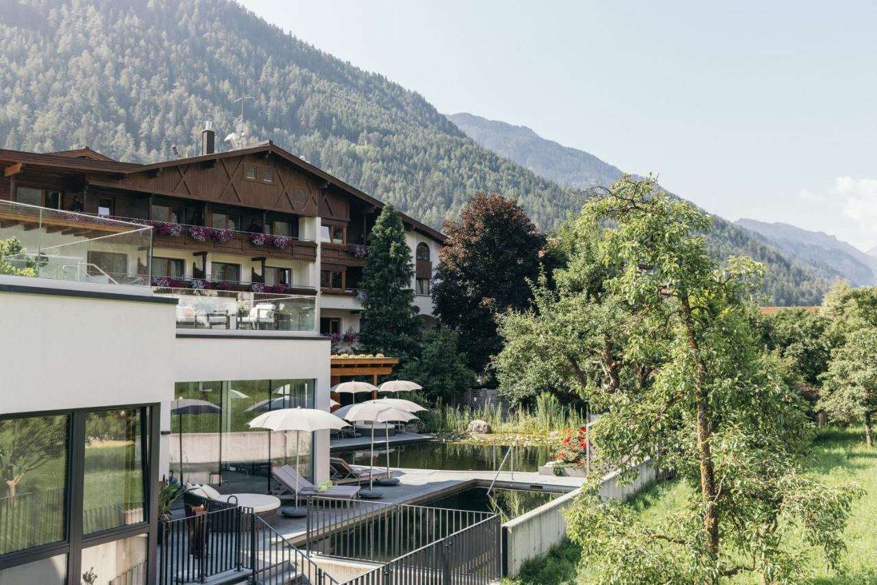 Gartenhotel Linde 4 Sterne Superior Ried im Oberinntal Bagian luar foto